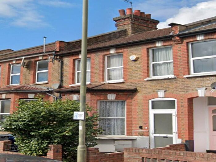 4 Bedroom House For Sale In Squires Lane, Finchley, London, N3