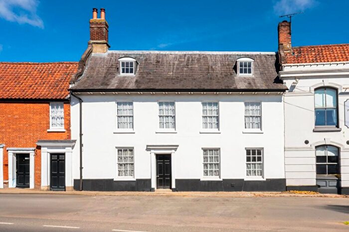 5 Bedroom Town House For Sale In Hingham, NR9