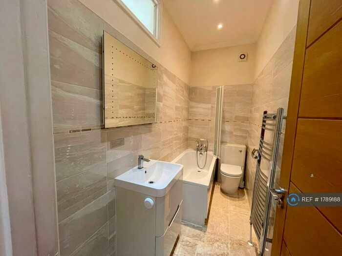 1 Bedroom Flat To Rent In Brownhill Road, London, SE6