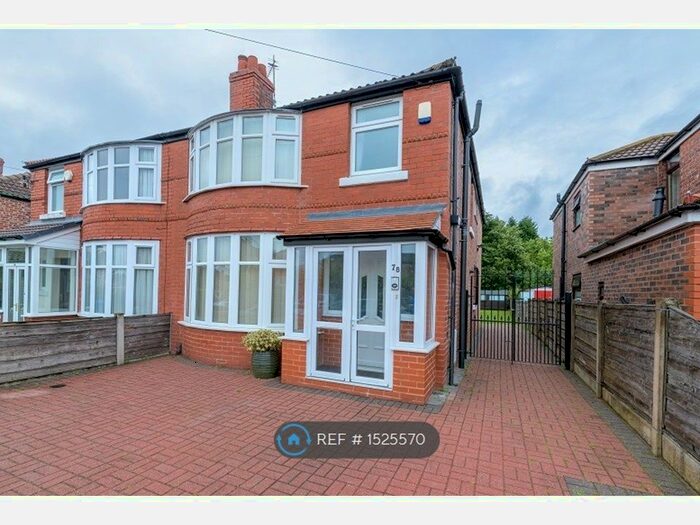4 Bedroom Semi-Detached House To Rent In Finchley Road, Manchester, M14