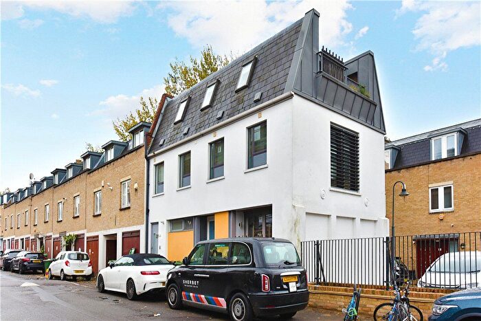 3 Bedroom Flat For Sale In Rosemont Road, London, NW3