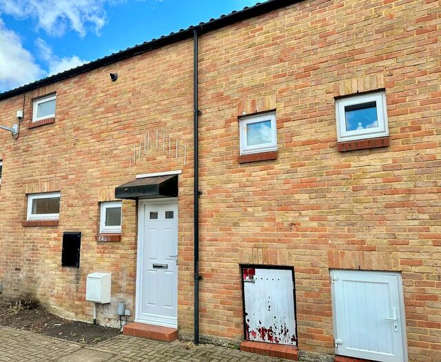 3 Bedroom Terraced House To Rent In Nith Walk, Bedford, MK41