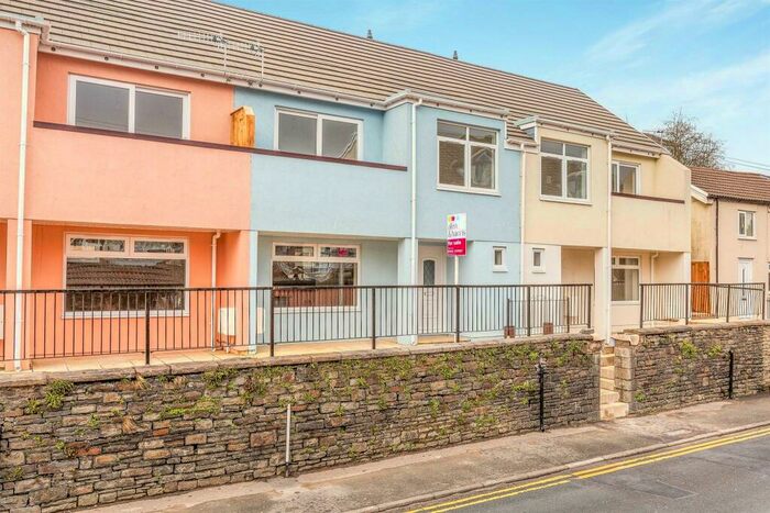 3 Bedroom Terraced House To Rent In Ystrad Road, Pentre, CF41