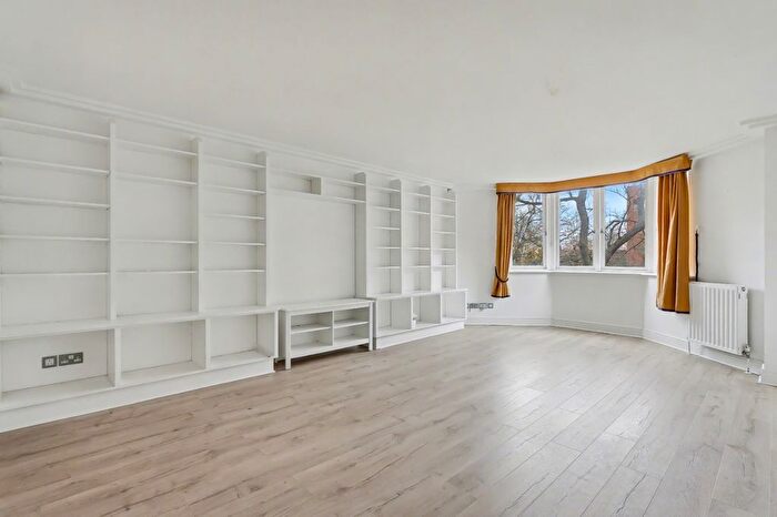 2 Bedroom Flat For Sale In Kidderpore Avenue, Hampstead, London, NW3