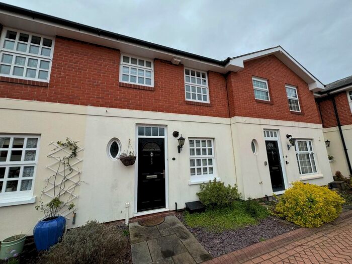 2 Bedroom Town House To Rent In Bedford Court, Bawtry, Doncaster, DN10
