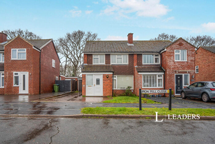 3 Bedroom Semi Detached House To Rent In Iron Mill Close, PO15