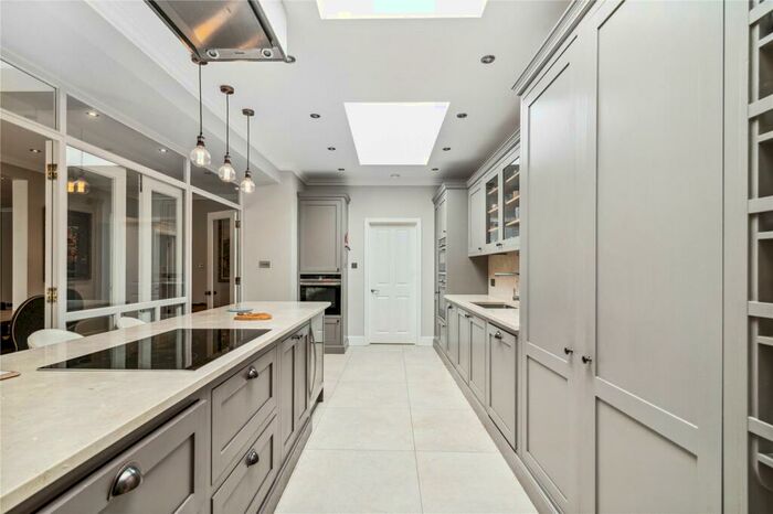 6 Bedroom Semi-Detached House To Rent In Menelik Road, London, NW2