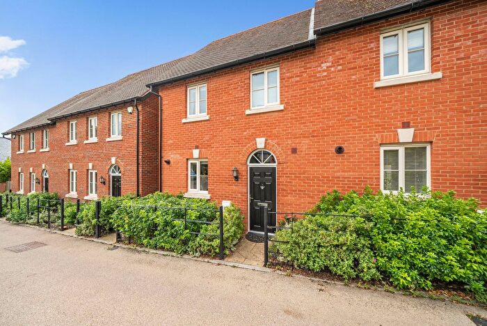 3 Bedroom Semi-Detached House For Sale In Kings Drive, Winchester, SO22