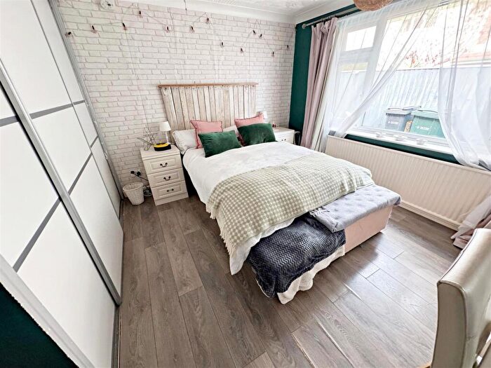 2 Bedroom Detached Bungalow For Sale In Sea Dyke Way, Marshchapel, Grimsby, East Lindsey, DN36