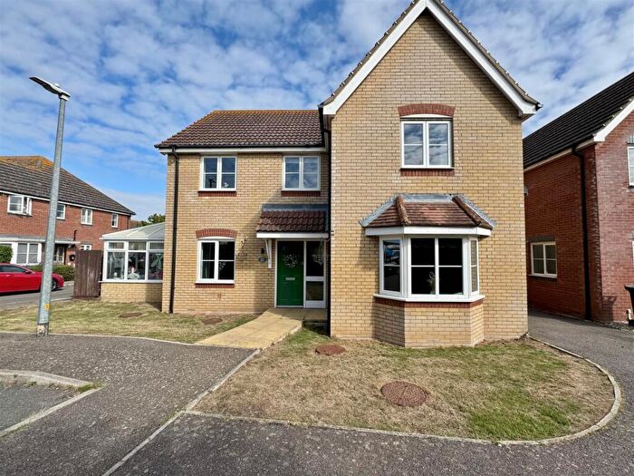 4 Bedroom Detached House For Sale In Anchorage View, St Lawrence, CM0