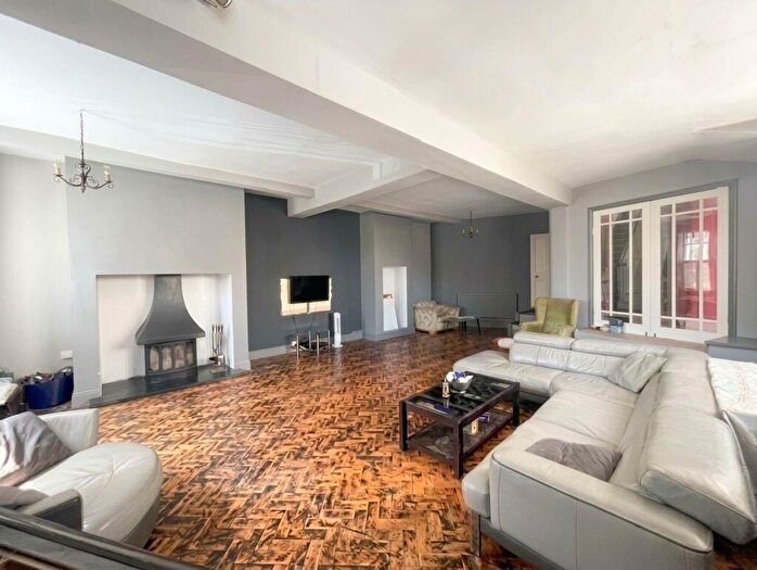 4 Bedroom Terraced House For Sale In High Street, Queenborough, ME11