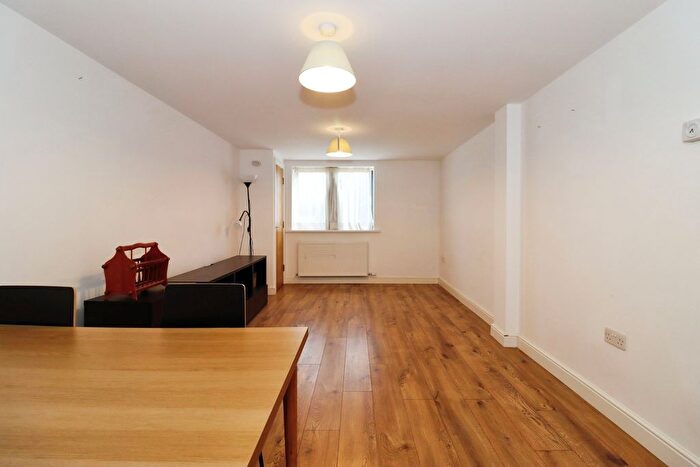 1 Bedroom Flat For Sale In Fishponds Road, Bristol, BS16