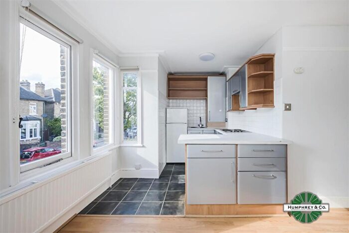 1 Bedroom House To Rent In Cleveland Road, South Woodford, E18