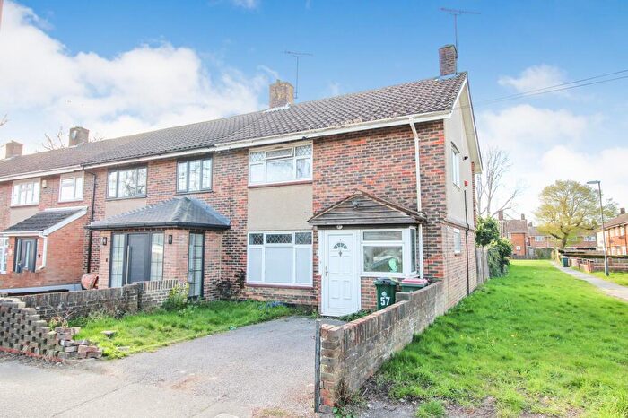 3 Bedroom End Of Terrace House For Sale In Martyrs Avenue, Crawley, West Sussex., RH11