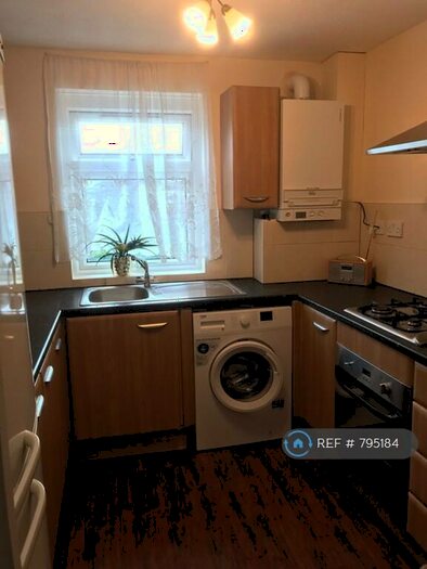 2 Bedroom Maisonette To Rent In The Rodings, Cambridge, CB5