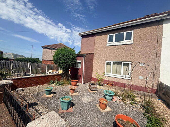3 Bedroom Semi Detached House For Sale In St. Helens Avenue, Barnsley, S71