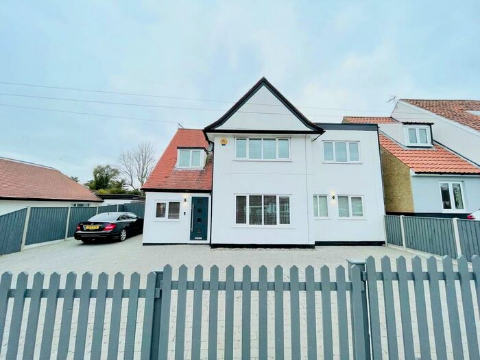 5 Bedroom Detached House To Rent In Chestnut Avenue, Oulton Broad, NR32