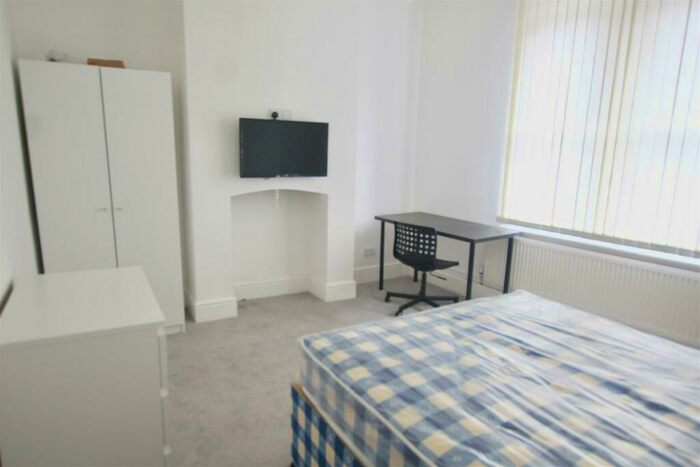 3 Bedroom Apartment To Rent In Derby Road, City Centre, Nottingham, NG1