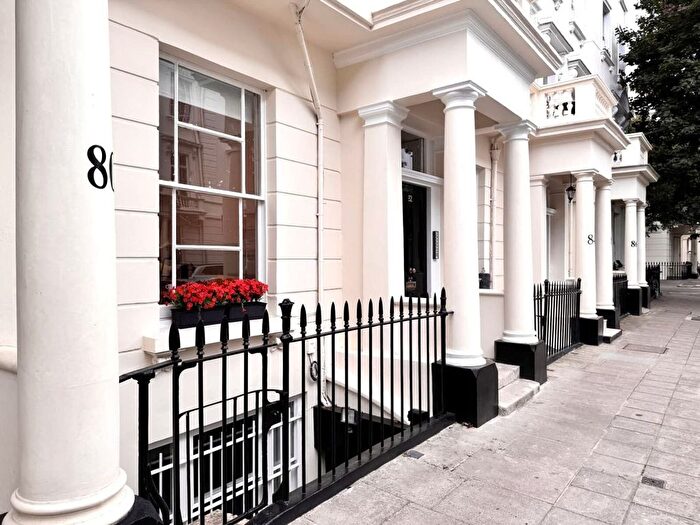 2 Bedroom Flat To Rent In Gloucester Street, Pimlico, London, SW1V