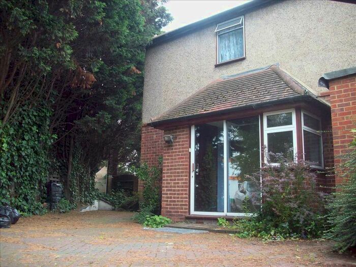 2 Bedroom Semi-Detached House To Rent In Rostrevor Gardens, Hayes, UB3