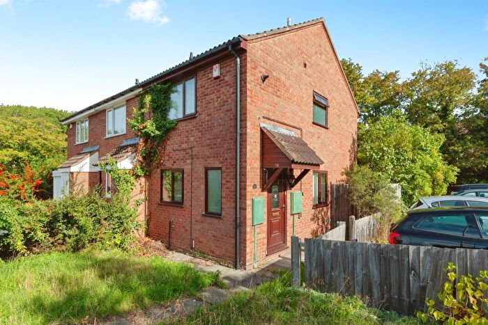 2 Bedroom End Of Terrace House For Sale In Blackthorn Drive, Leicester, LE4