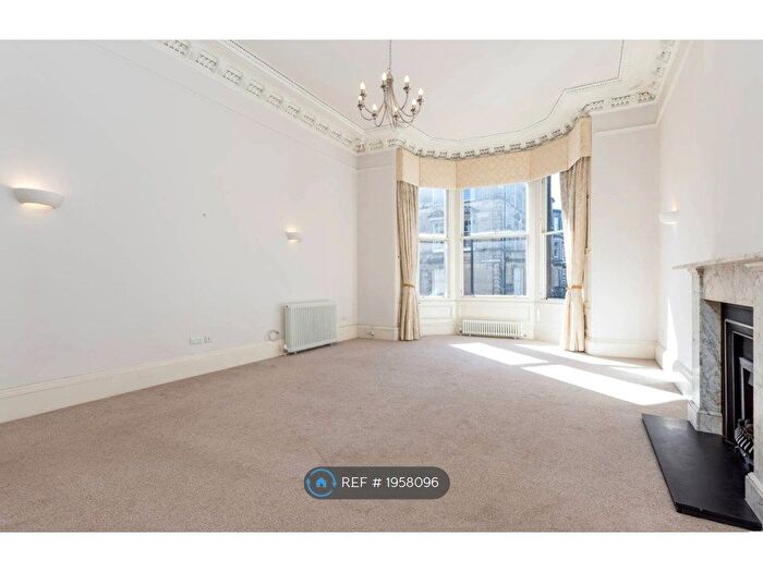 1 Bedroom Flat To Rent In Rosebery Crescent, Edinburgh, EH12