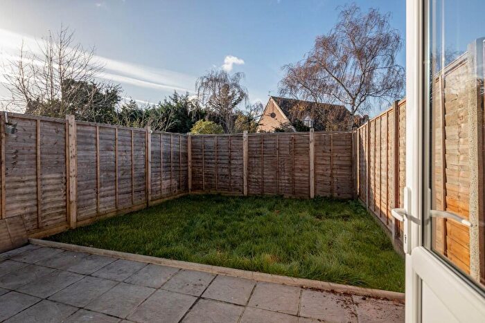 3 Bedroom Semi Detached House For Sale In Portland Road, London, SE25