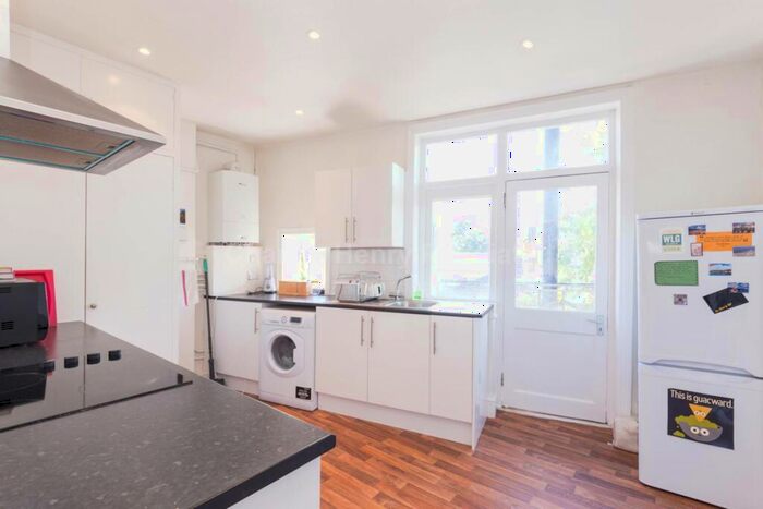4 Bedroom Apartment To Rent In Fortess Road, Kentish Town, NW5