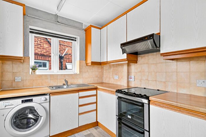 2 Bedroom Flat To Rent In Wickham Road, Croydon, CR0