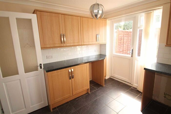 2 Bedroom End Of Terrace House To Rent In Elm Close, Oswestry, SY11