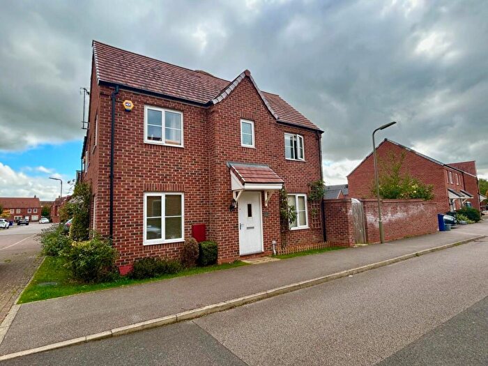 3 Bedroom Semi-Detached House To Rent In Dunnock Road, Bodicote, OX15