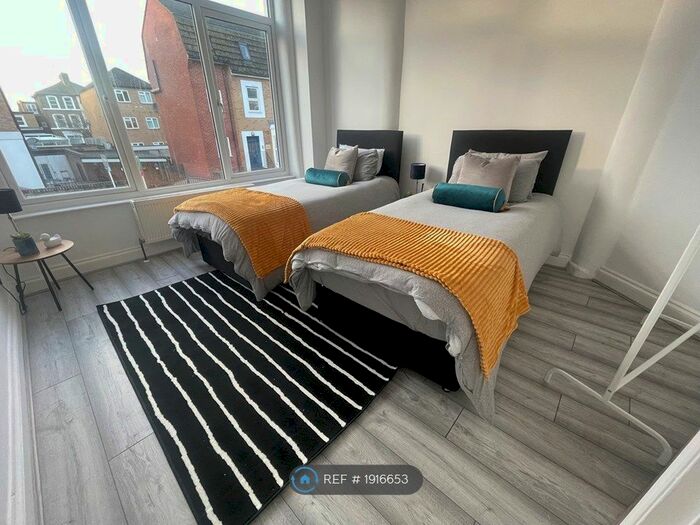 1 Bedroom Flat To Rent In Goldsmith, London, W3