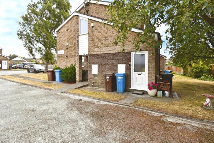 2 Bedroom Flat For Sale In Poplar Court, Sutton-On-Hull, Hull, HU7