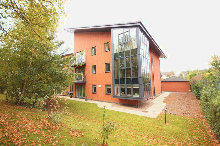 3 Bedroom Penthouse For Sale In Manton Road, Lincoln, LN2