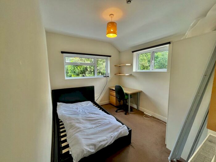 8 Bedroom House To Rent In Junction Avenue, Bath, BA2
