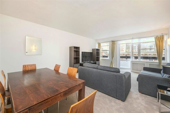 3 Bedroom Flat To Rent In Weymouth Street, Fitzrovia, W1W