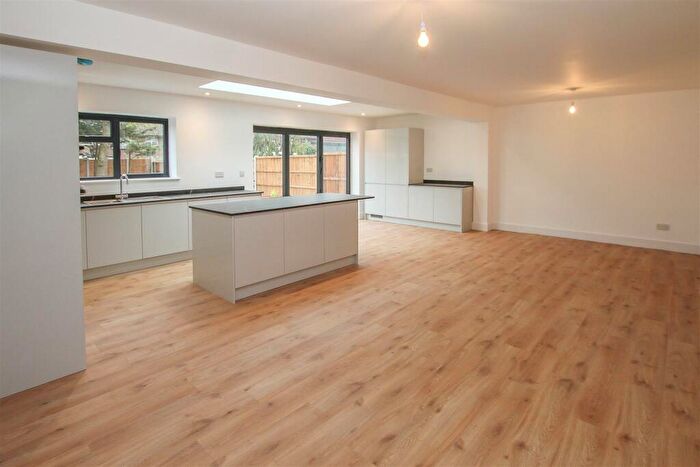 3 Bedroom Terraced House For Sale In Stocks Lane, Kelvedon Hatch, Brentwood, CM15