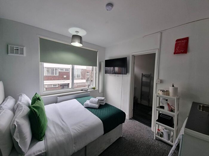 Studio To Rent In Crown Ln, Southgate, N14