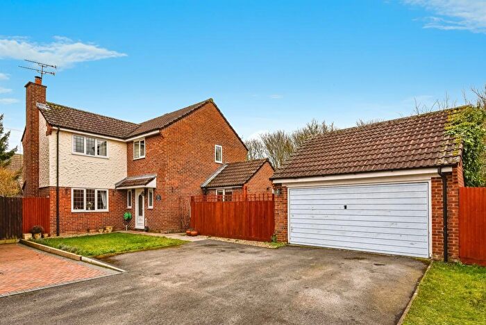 4 Bedroom Detached House For Sale In Cruse Close, Chippenham, SN14