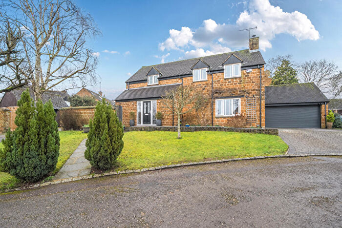 5 Bedroom Detached House For Sale In County View, Clifton, OX15