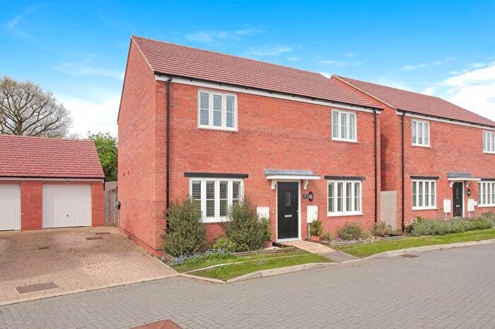 4 Bedroom Detached House For Sale In Callow Drive, Bloxham, OX15