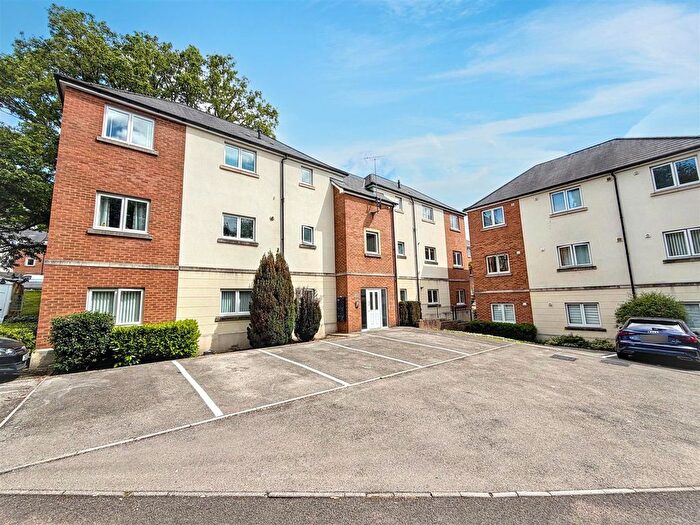 2 Bedroom Flat For Sale In Golden Mile View, Newport, NP20