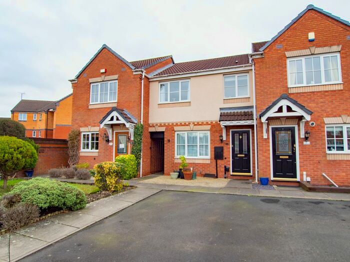 3 Bedroom Town House To Rent In Smallwood Close, Erdington, Birmingham, B24