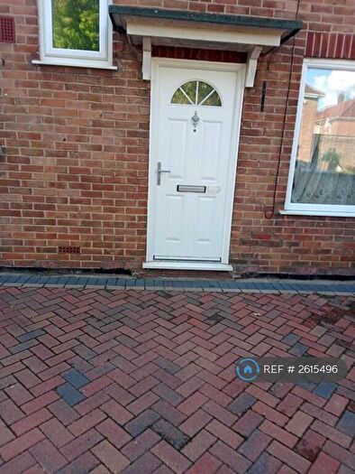 4 Bedroom Semi-Detached House To Rent In Motum Road, Norwich, NR5