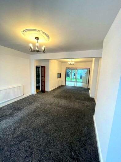 3 Bedroom Semi-Detached House To Rent In Branksome Avenue, Edmonton, London, N18