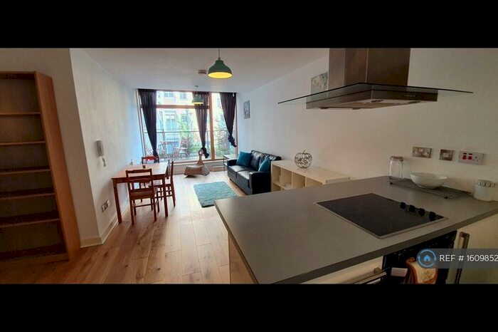 2 Bedroom Flat To Rent In Design House, Manchester, M4