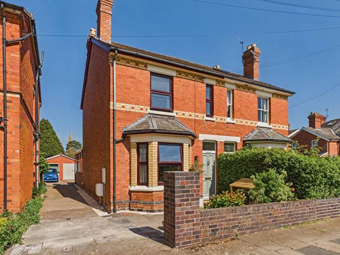 3 Bedroom Semi-Detached House For Sale In Gilbert Road, Malvern, WR14