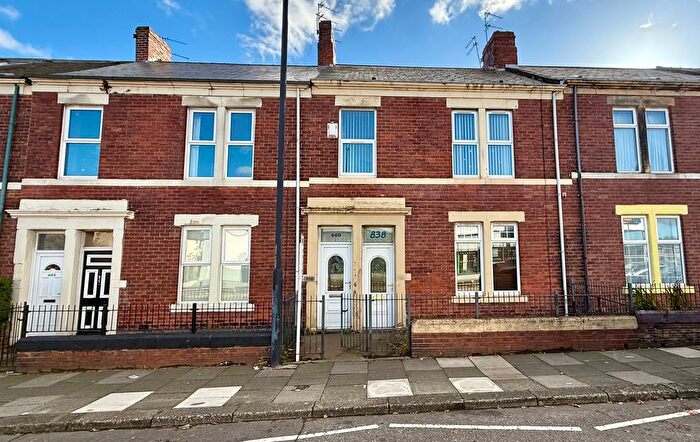 2 Bedroom Flat For Sale In Shields Road, Newcastle Upon Tyne, NE6