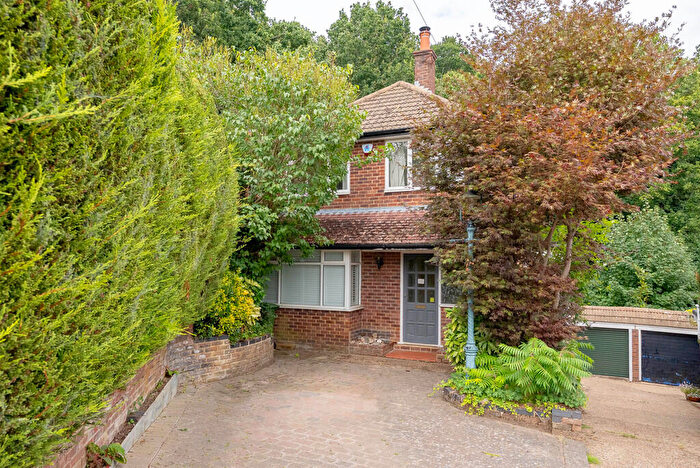 3 Bedroom Detached House For Sale In Claygate Road, Dorking, RH4