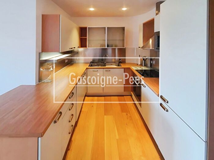 2 Bedroom Apartment To Rent In Trinity Gate, Guildford, GU1